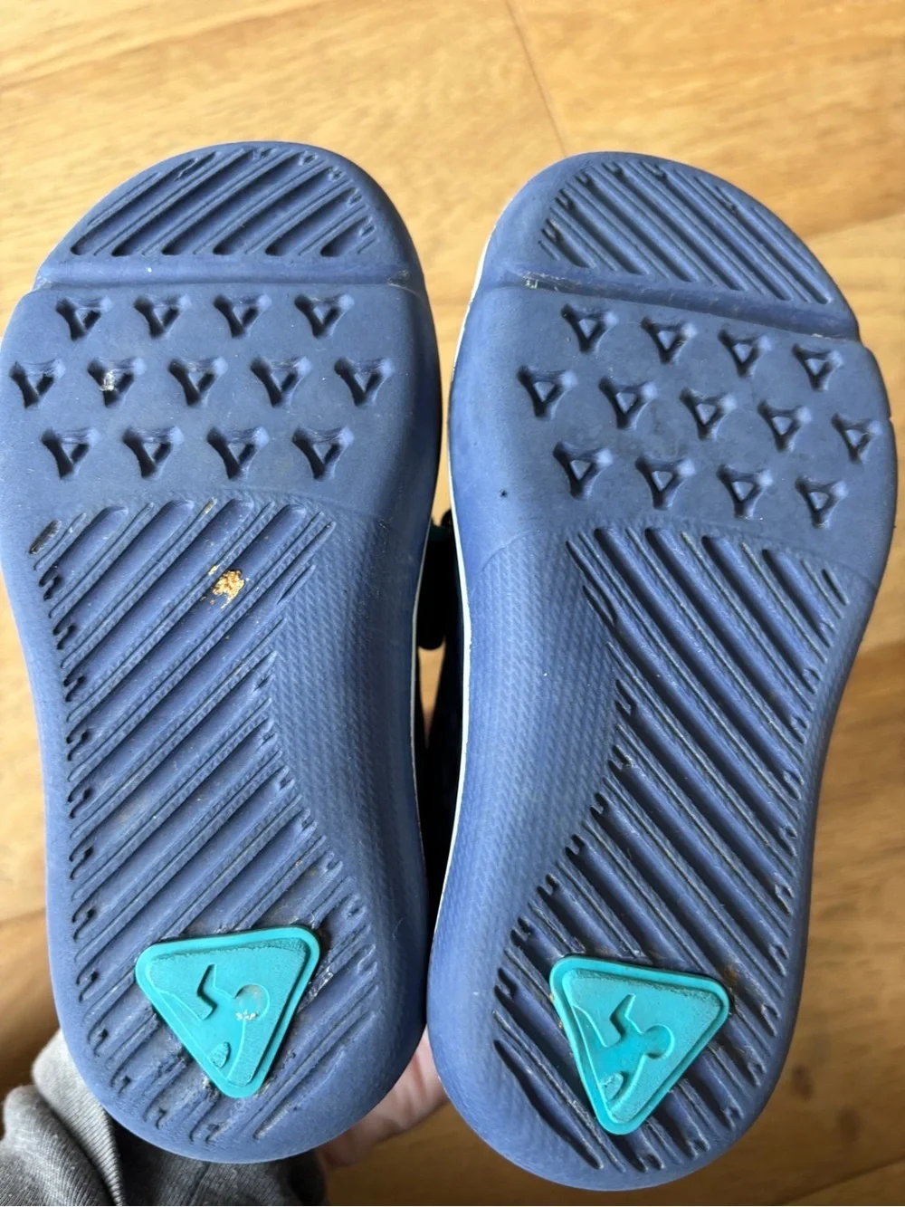 Plae water shoes toddler 9